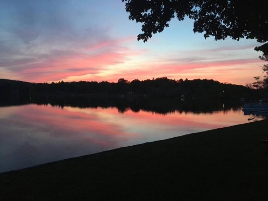 Serenity Sunset Brocton Luaran gambar